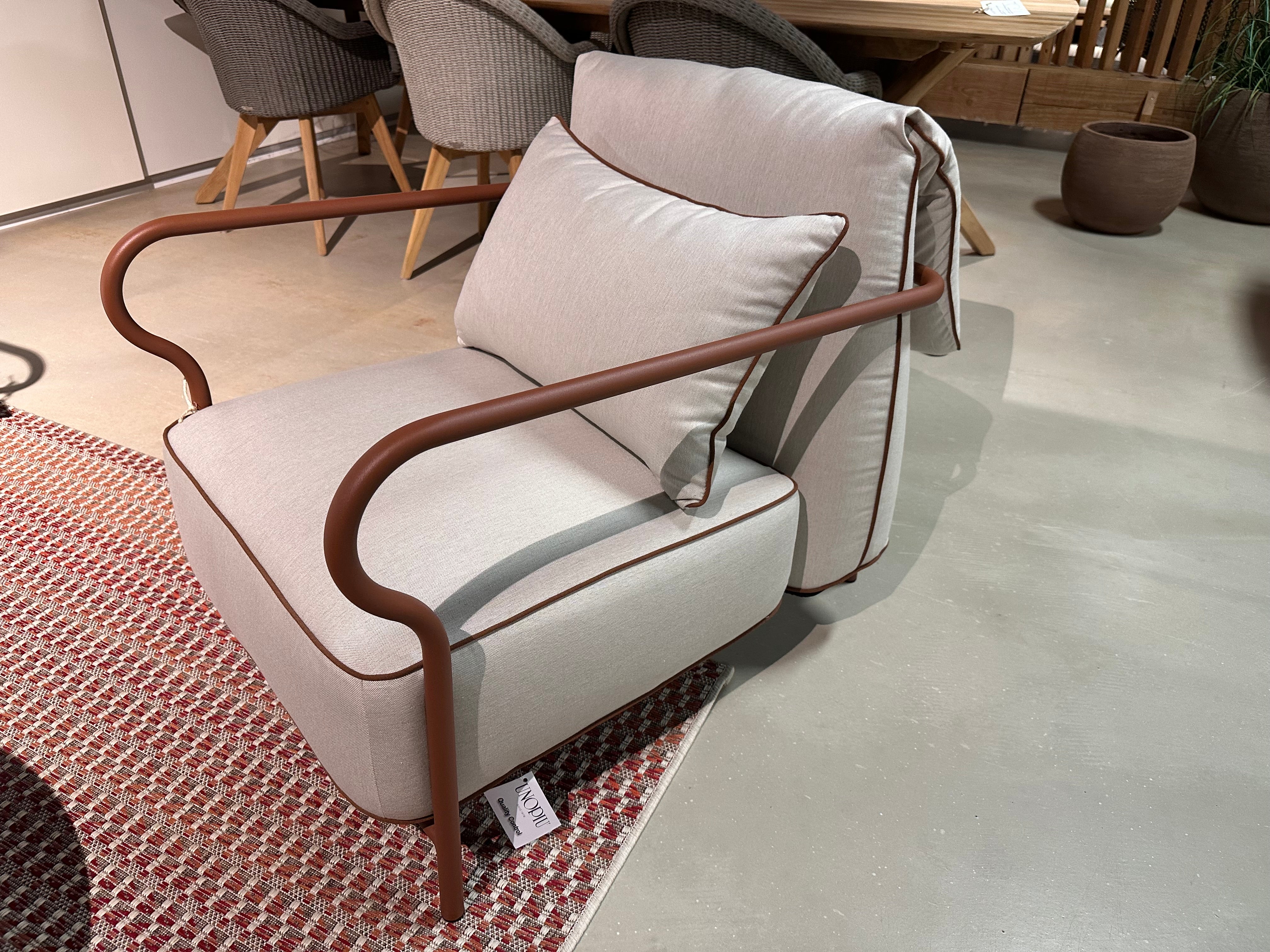 Unopiu, Salo loungeset showroomaanbieding