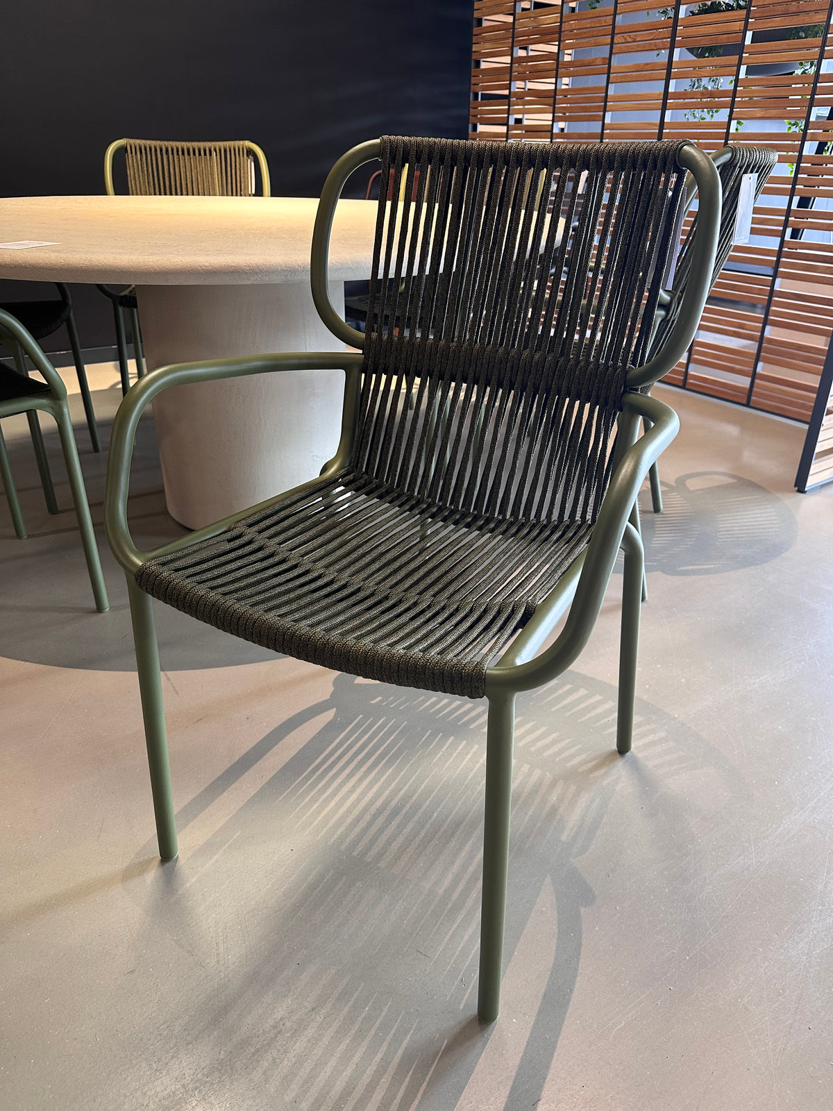 Net-echt, Ei / Vincent Sheppard, Ribbon diningset showroomaanbieding