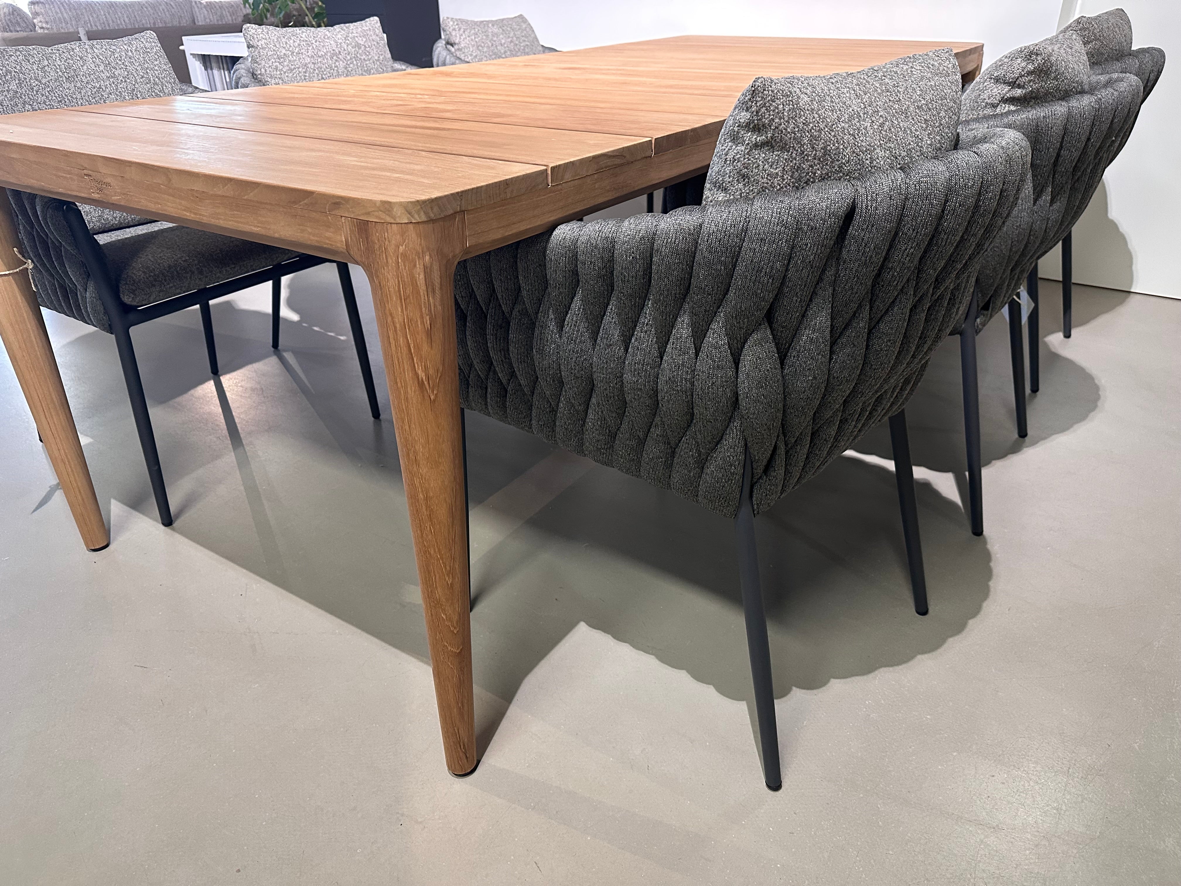 Traditional Teak, Isabella / Jati & Kebon, Fortuna diningset showroomaanbieding