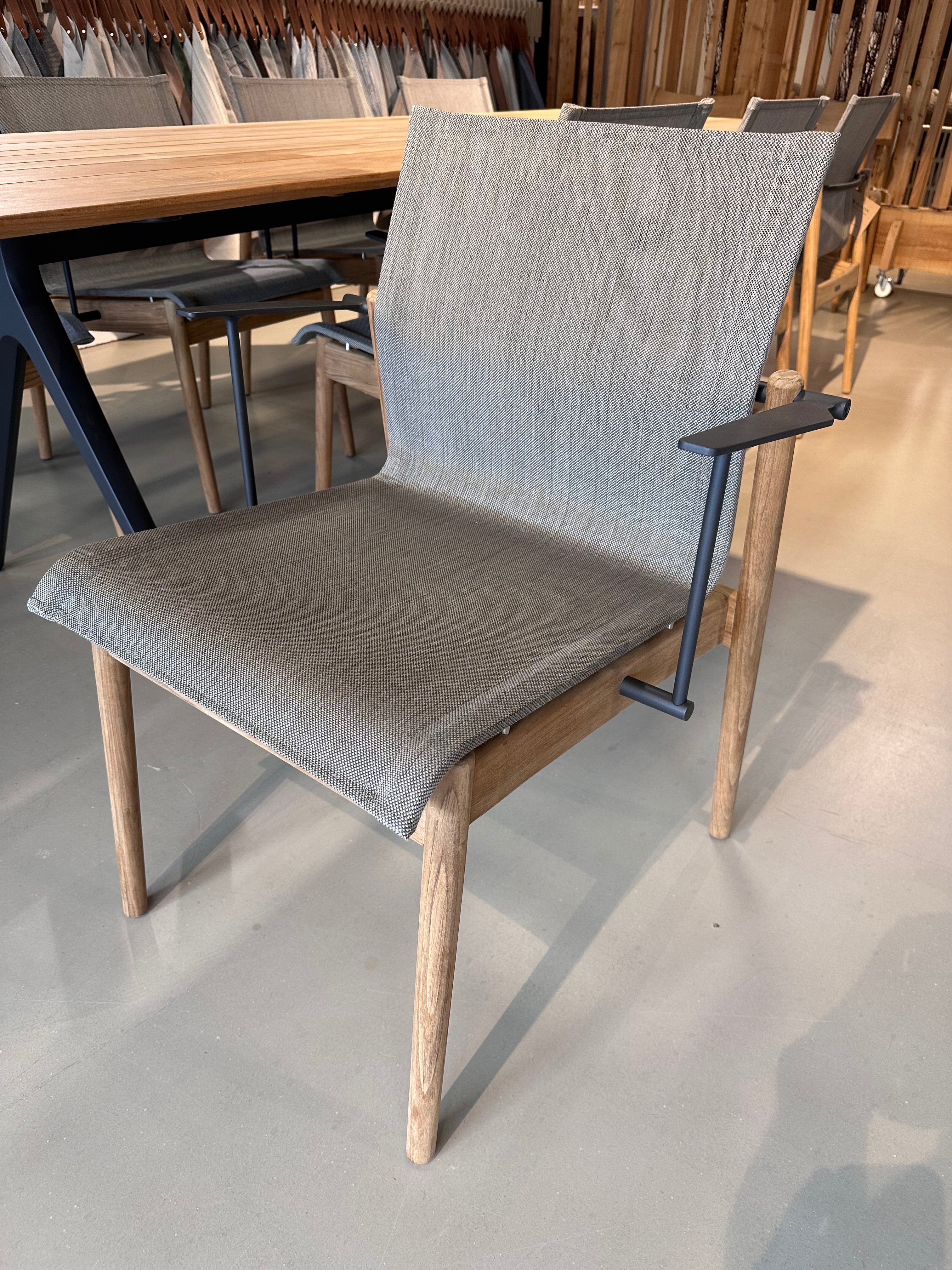 Gloster, Split - Sway diningset showroomaanbieding