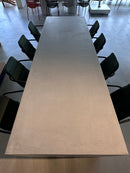 Net-echt, Brutus diningset showroomaanbieding