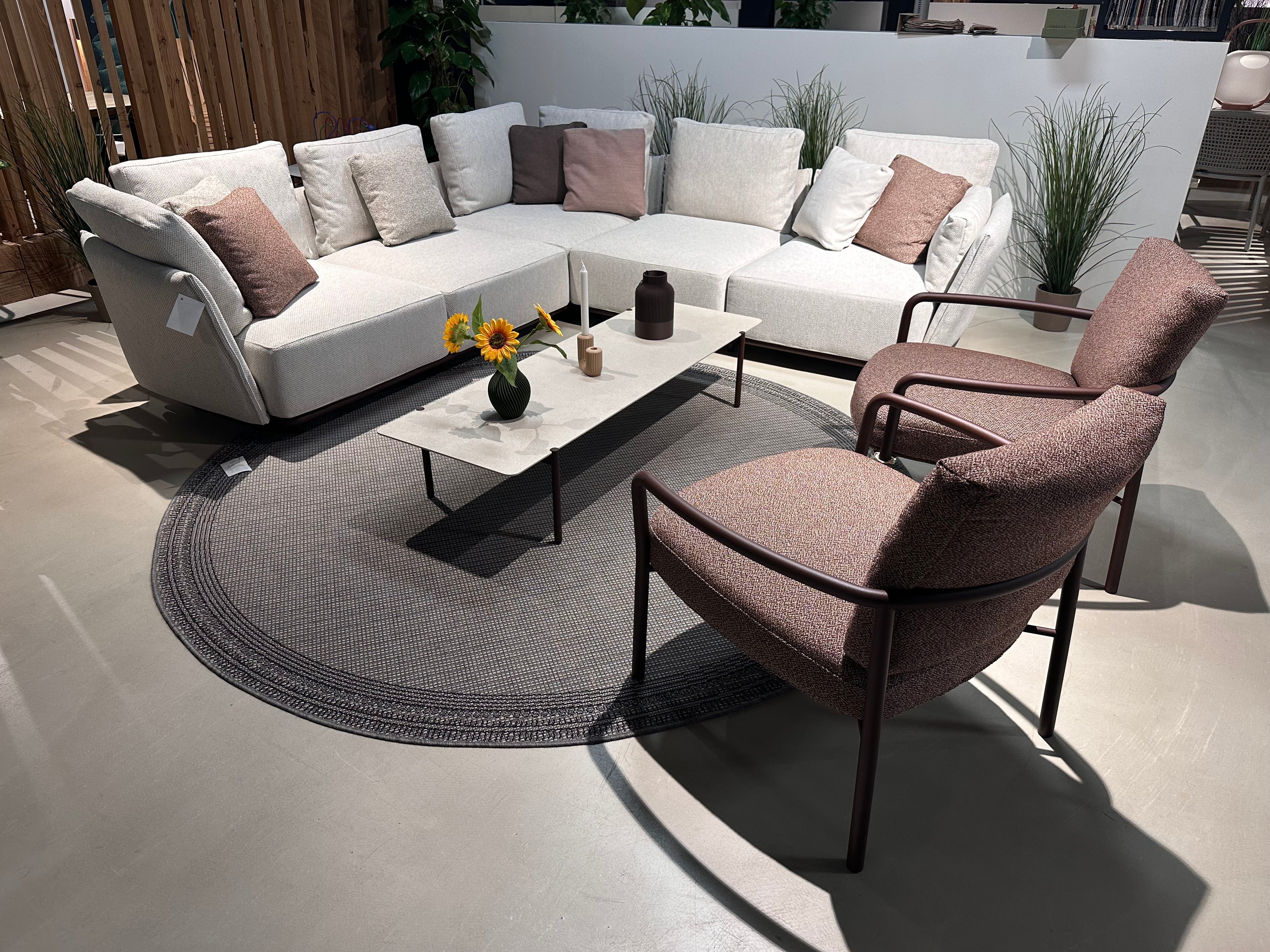 Todus, Kori loungeset showroomaanbieding