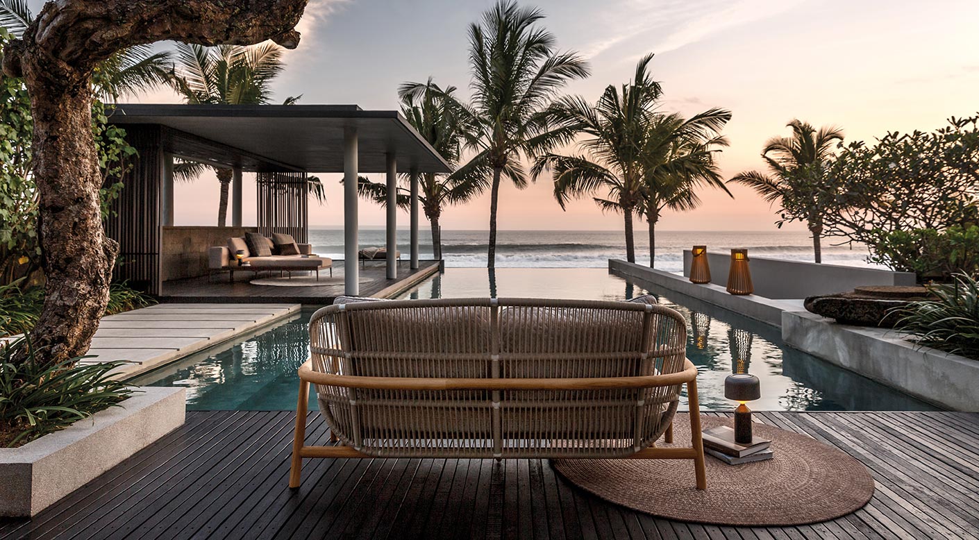 Gloster Fern low back teak lounge stoel