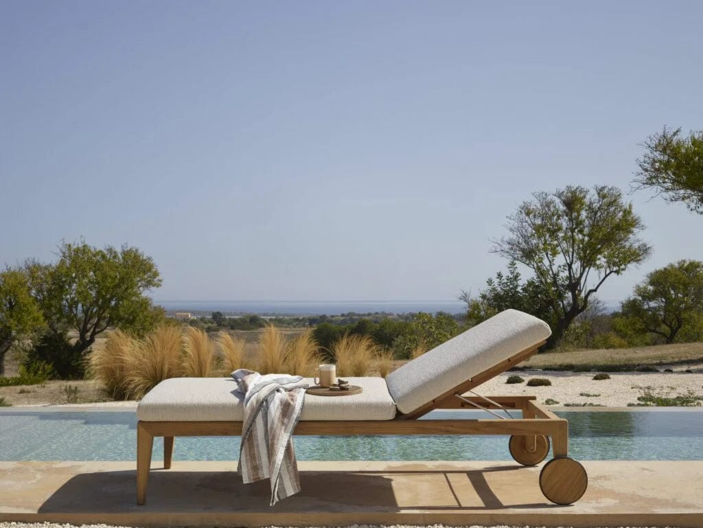 Royal Botania Lounge modulair Royal Botania Zenhit teakhouten lounge bed. Verkrijgbaar met diverse stofferingen.