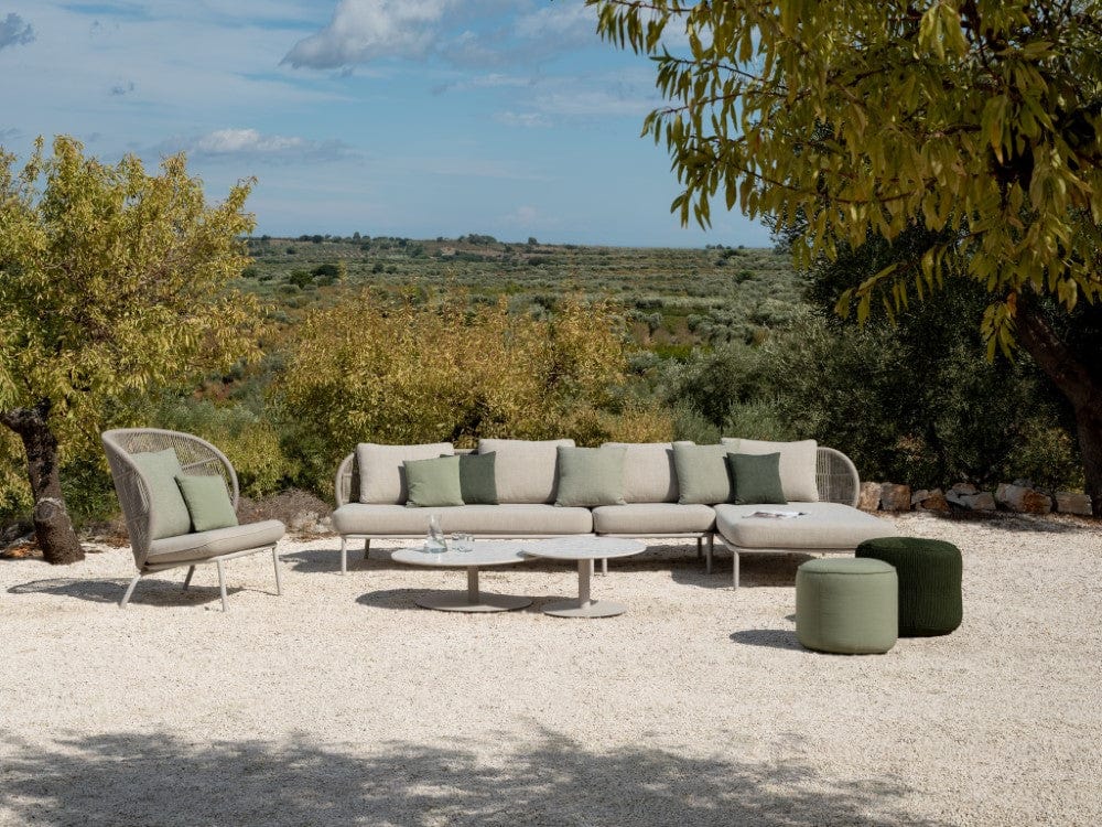 Vincent Sheppard Lounge bank Vincent Sheppard Kodo Modular voetenbank module Dune White. Kussen is leverbaar in verschillende kleuren stofferingen.