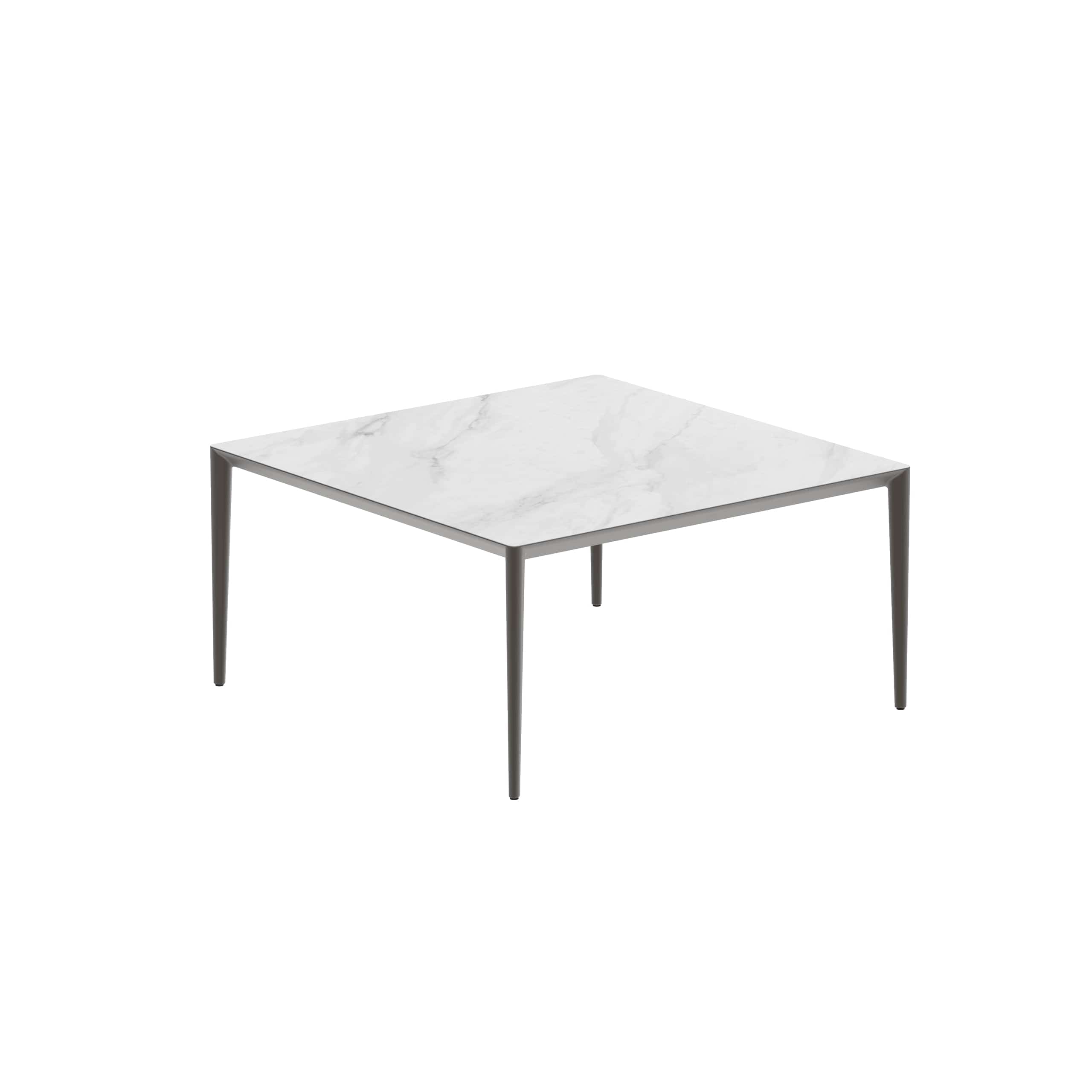 Royal Botania Tafel Gepoedercoat aluminium Brons / Bianco Statuario Royal Botania U-nite Tafel 150x150x75cm. Diverse kleuren frames en tafelbladen mogelijk.