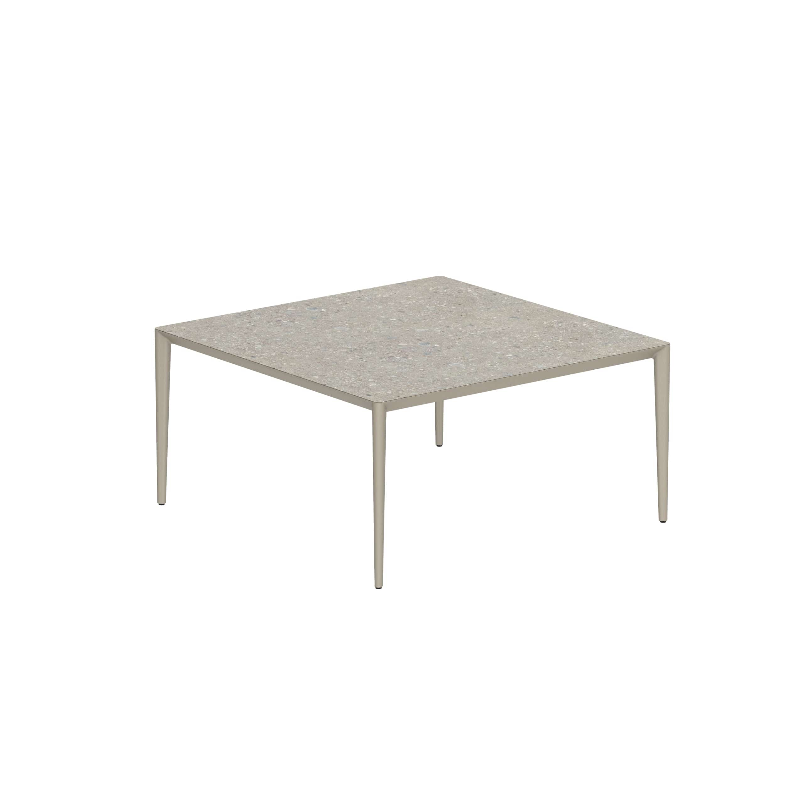 Royal Botania Tafel Gepoedercoat aluminium Sand / Ceppo Dolomitico Royal Botania U-nite Tafel 150x150x75cm. Diverse kleuren frames en tafelbladen mogelijk.