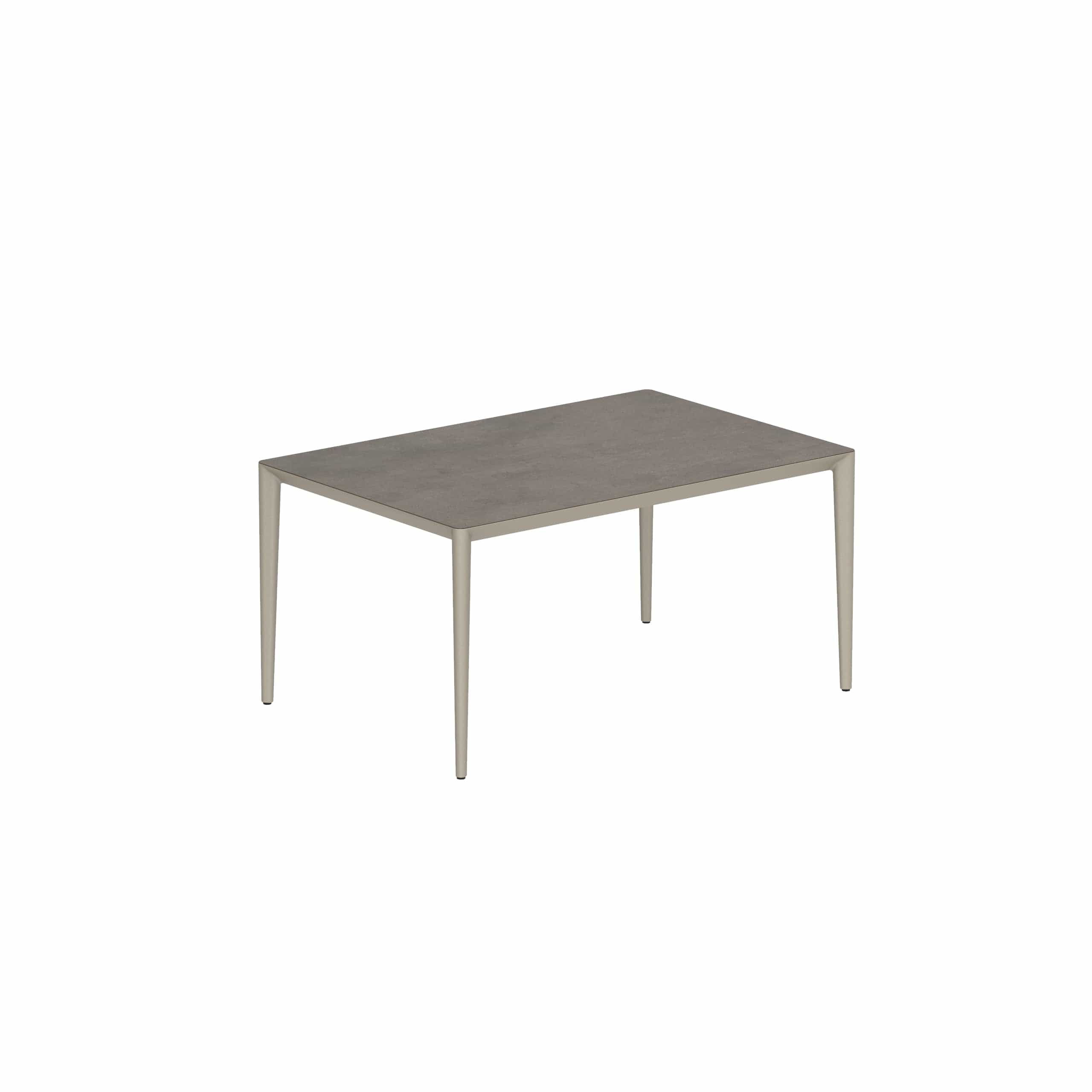 Royal Botania Tafel Gepoedercoat aluminium Sand / Terra Marrone Royal Botania U-nite Tafel 220x100x75cm. Diverse kleuren frames en tafelbladen mogelijk.
