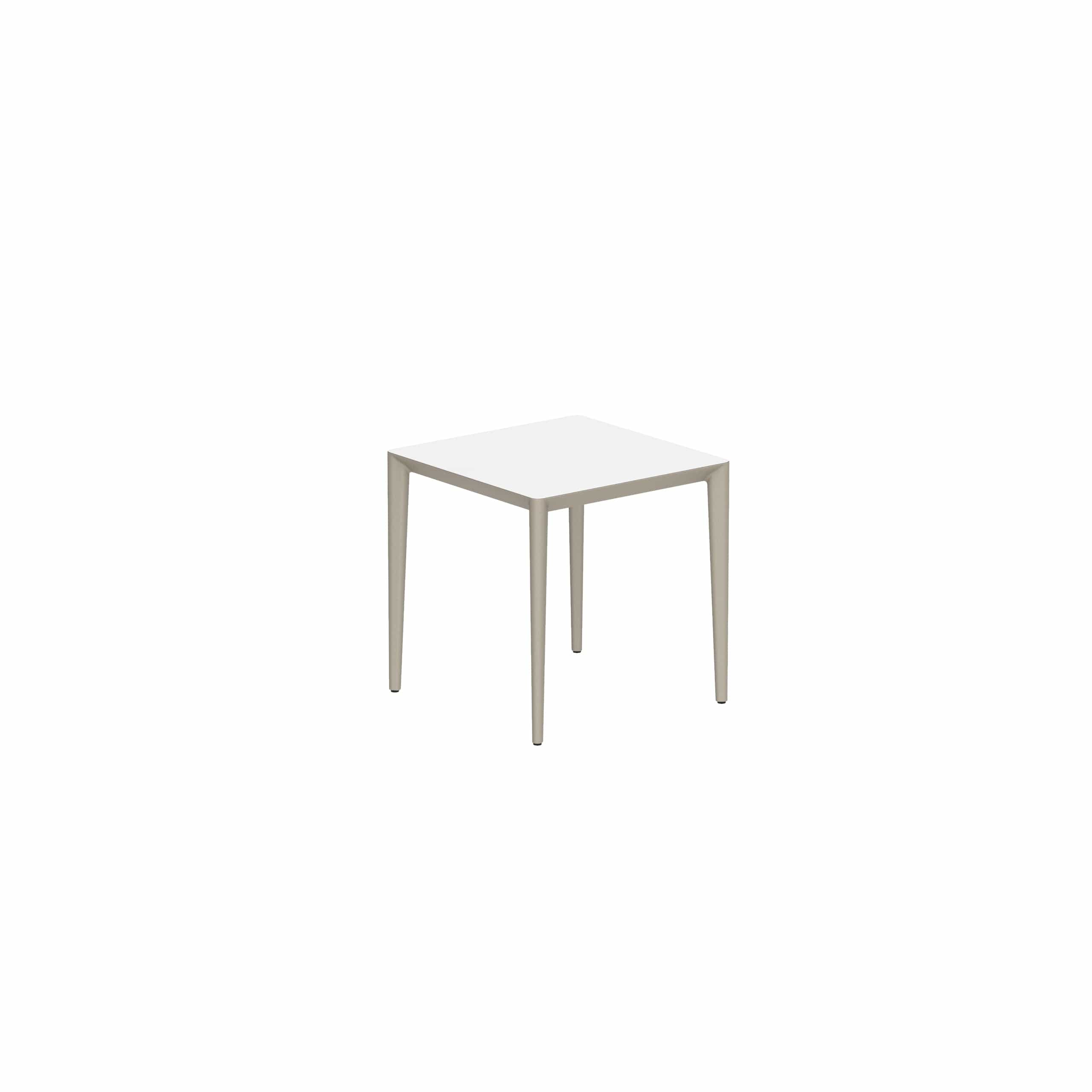 Royal Botania Tafel Gepoedercoat aluminium Sand / Wit Royal Botania U-nite Tafel 75x75x75cm. Diverse kleuren frames en tafelbladen mogelijk.