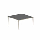 Royal Botania Tafel Gepoedercoat aluminium Sand / Zwart Royal Botania U-nite Tafel 150x150x75cm. Diverse kleuren frames en tafelbladen mogelijk.
