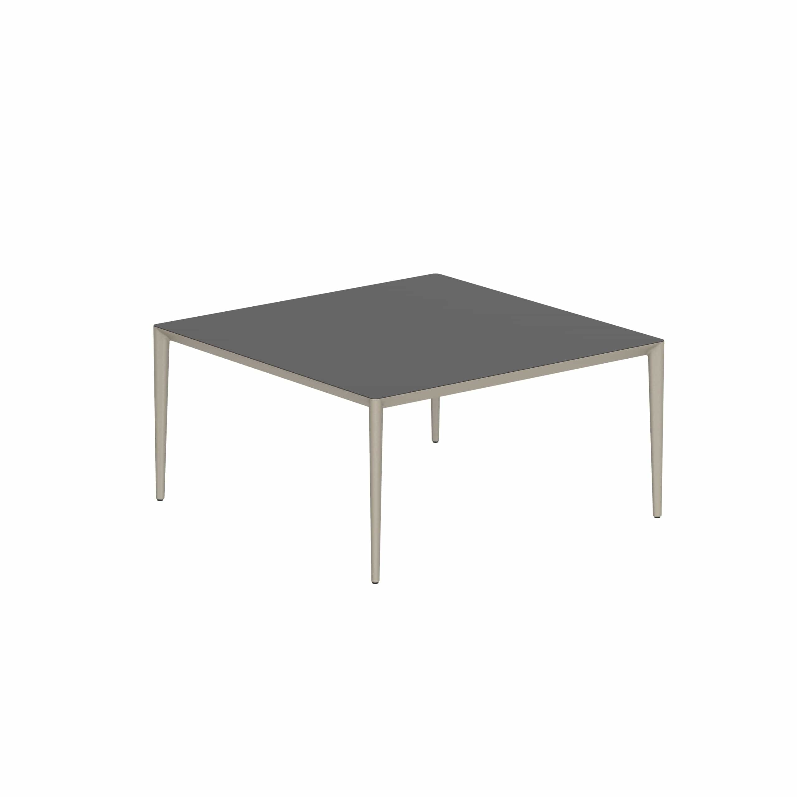 Royal Botania Tafel Royal Botania U-nite Tafel 150x150x75cm. Diverse kleuren frames en tafelbladen mogelijk.