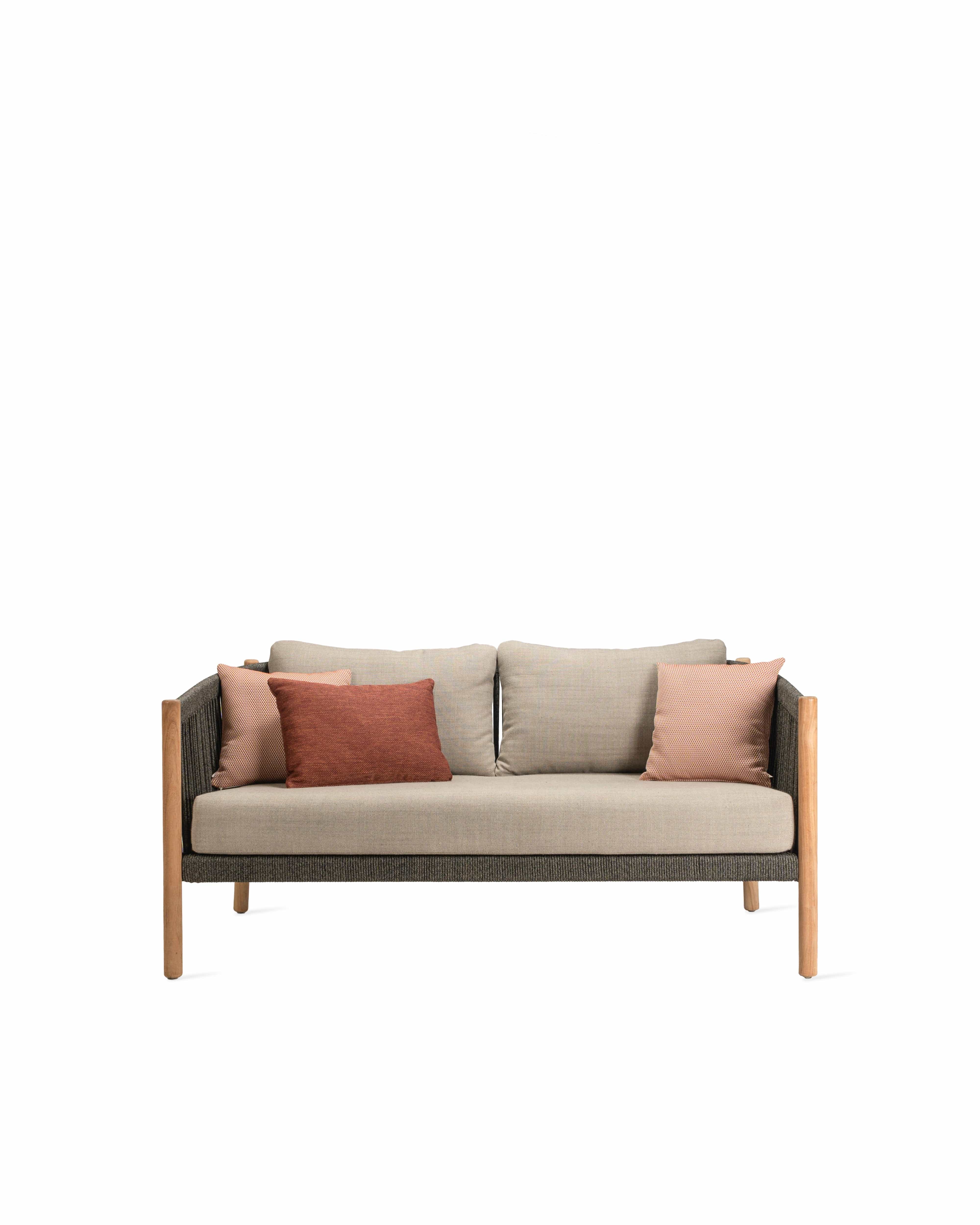 Vincent Sheppard Lounge stoel Vincent Sheppard Lento 2,5 zits Lounge sofa. Zit- en rugkussens verkrijgbaar met verschillende soorten stofferingen.