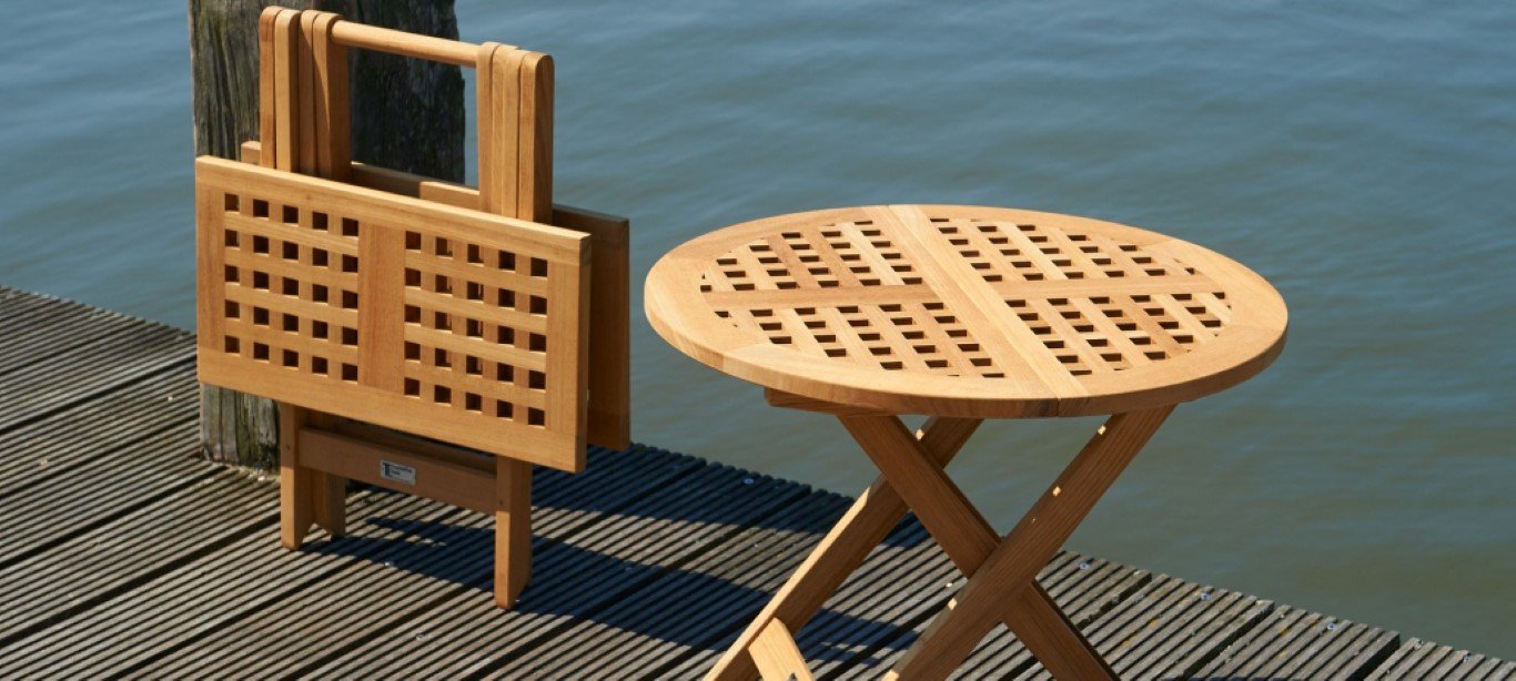 Traditional Teak Lilly