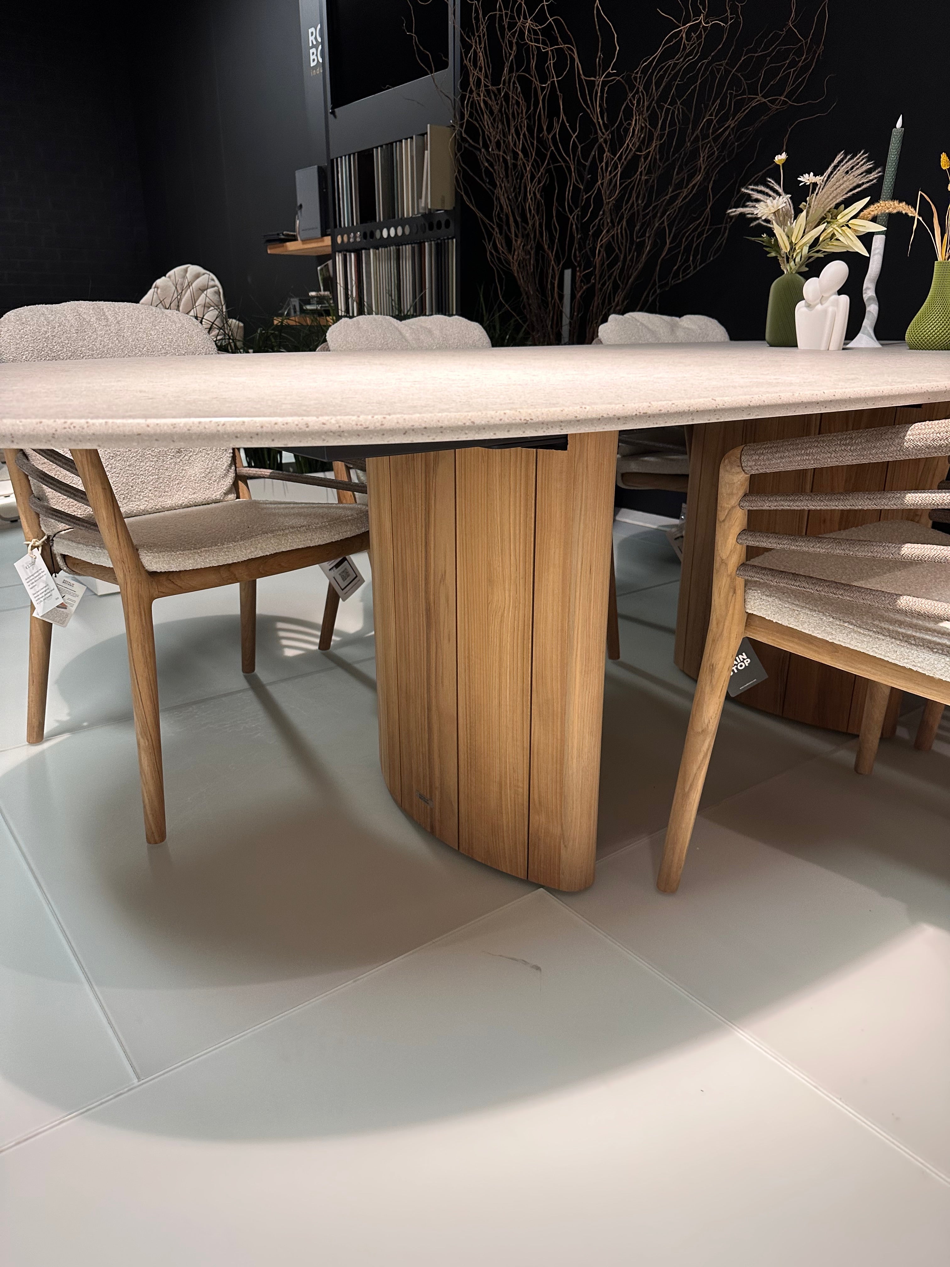 Royal Botania, Regaliz - Archy diningset showroomaanbieding