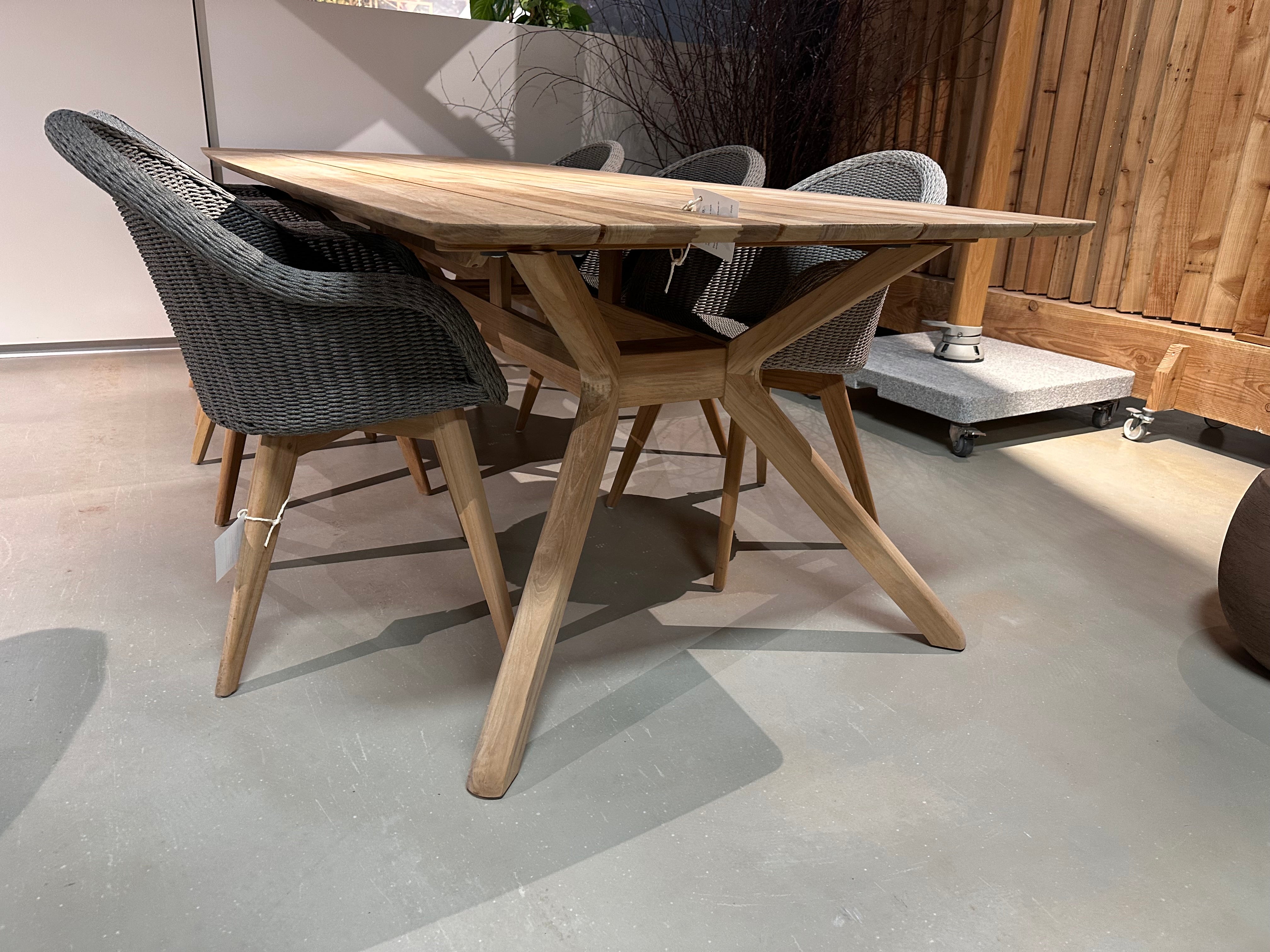 Traditional Teak, Carmen / Vincent Sheppard, Remi diningset showroomaanbieding