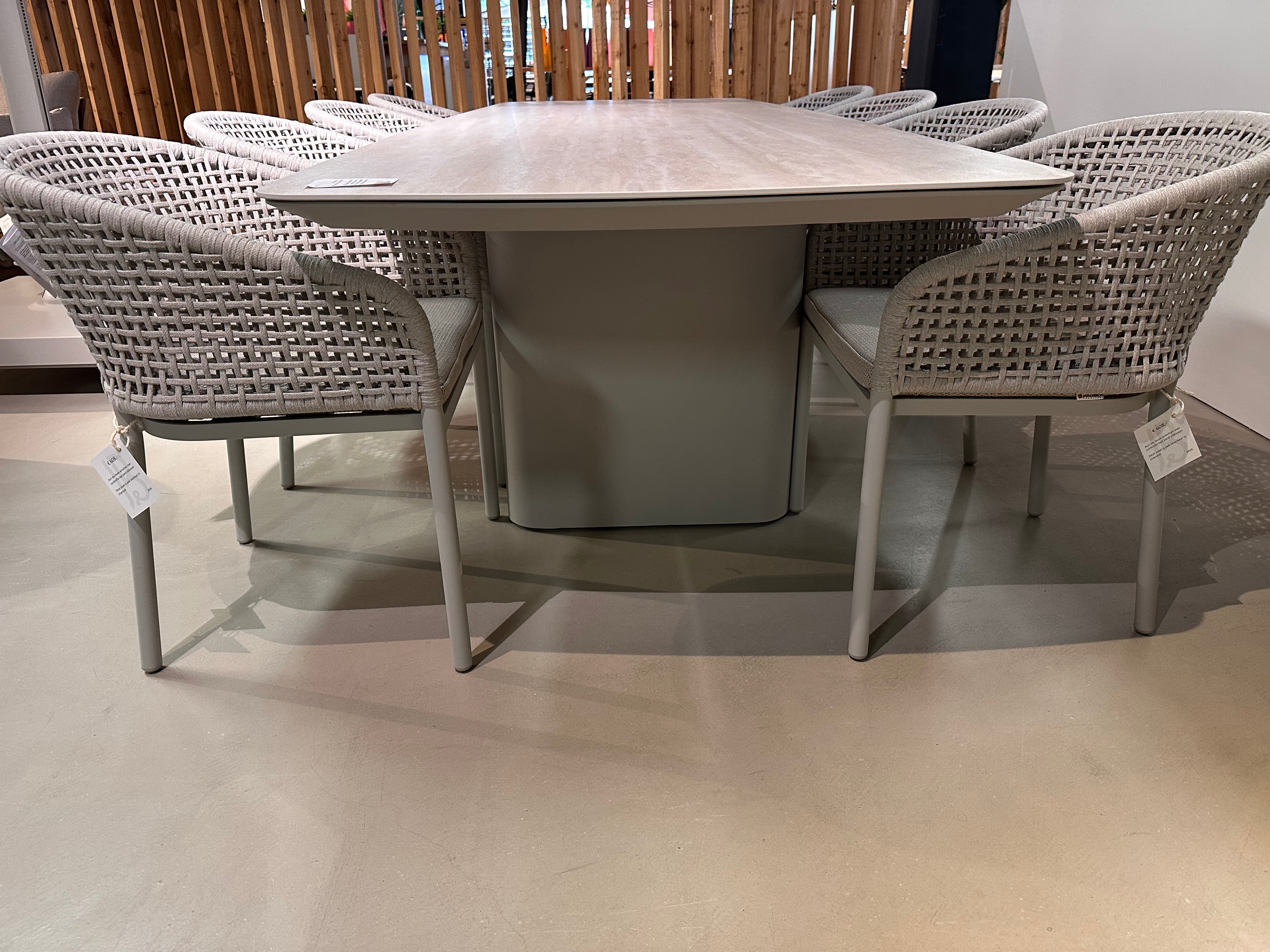 Jati & Kebon, Amorelli - Acri diningset showroomaanbieding