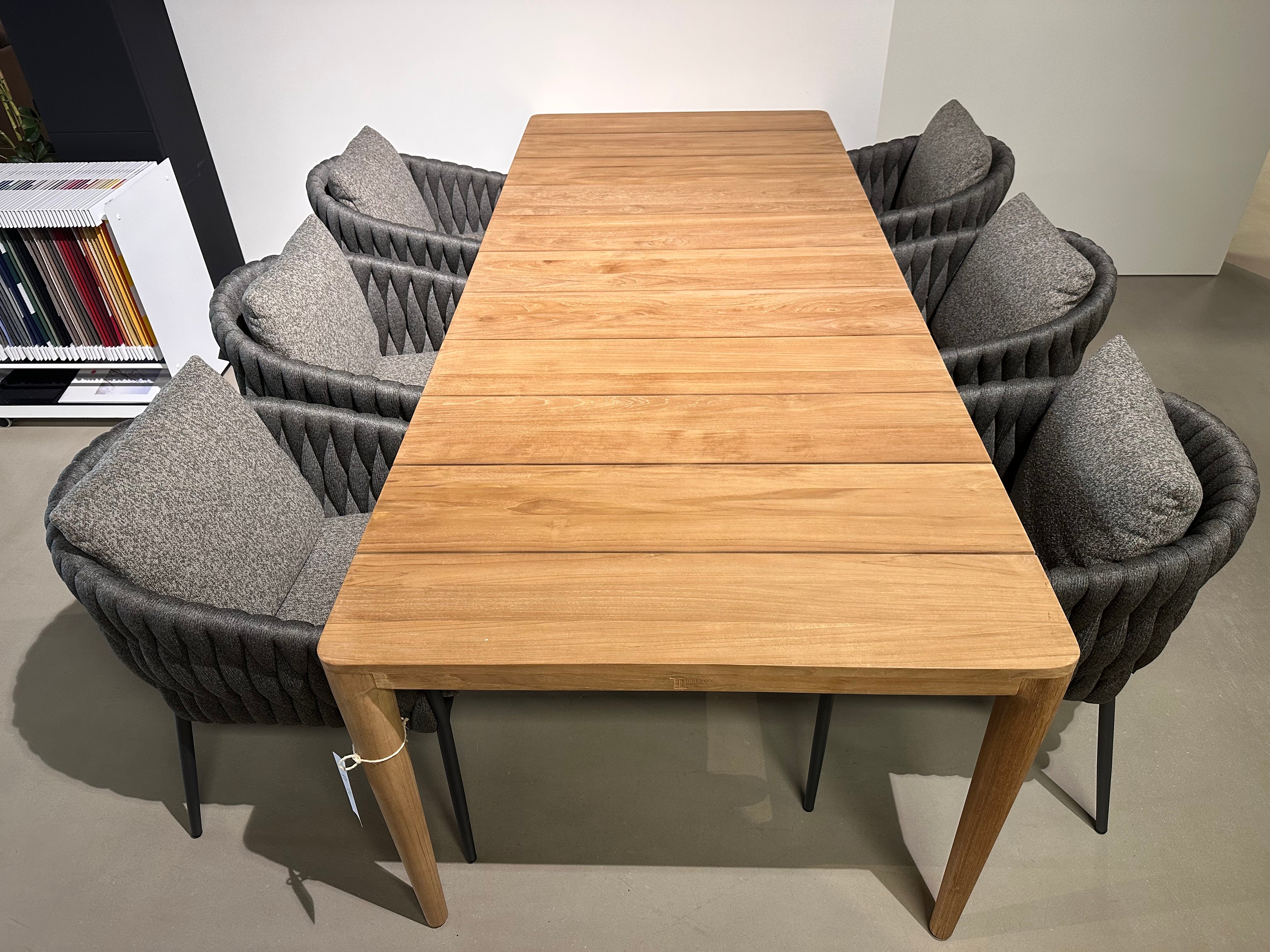 Traditional Teak, Isabella / Jati & Kebon, Fortuna diningset showroomaanbieding