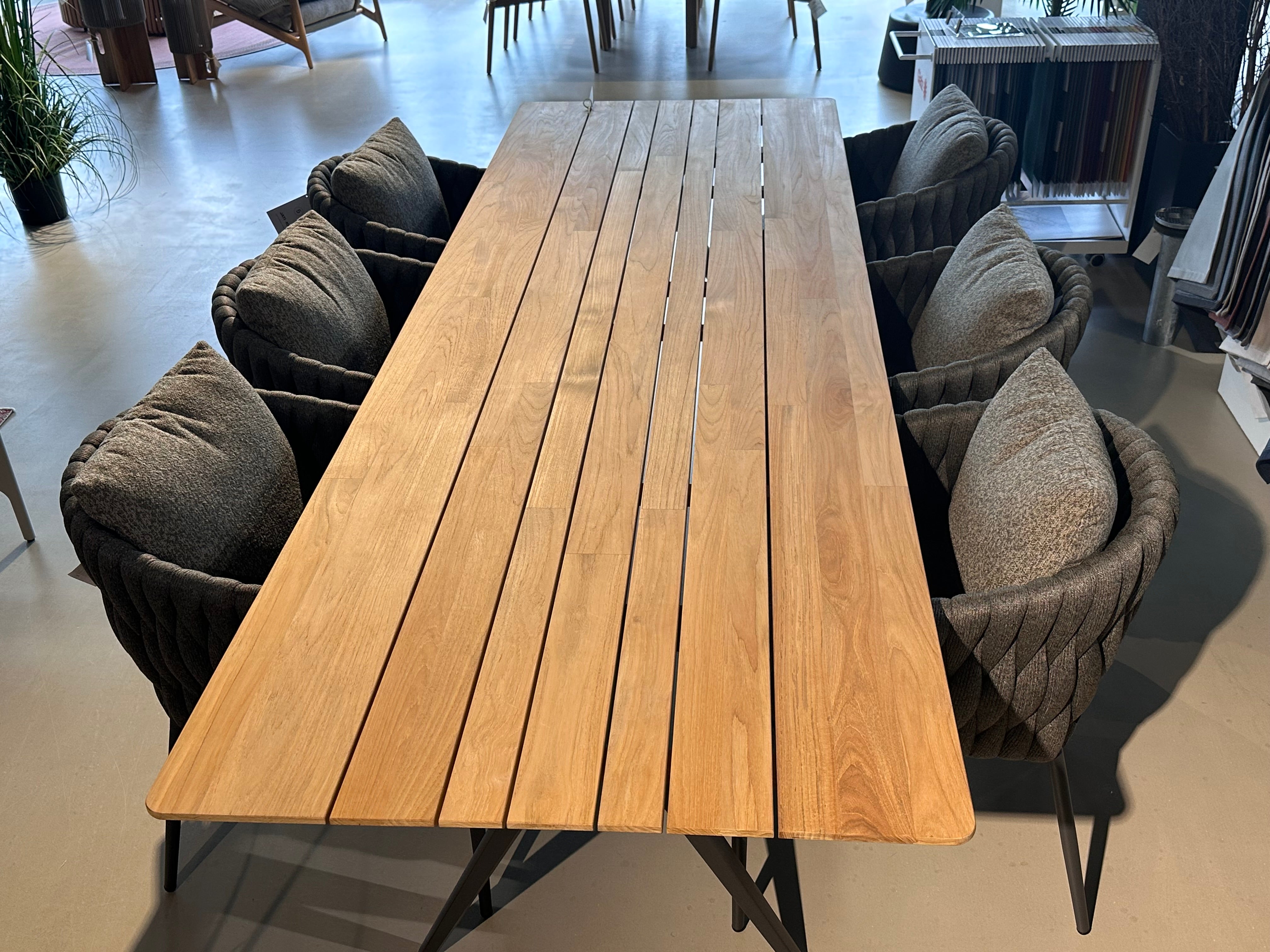Gloster, Split / Jati-Kebon, Fortuna diningset showroomaanbieding
