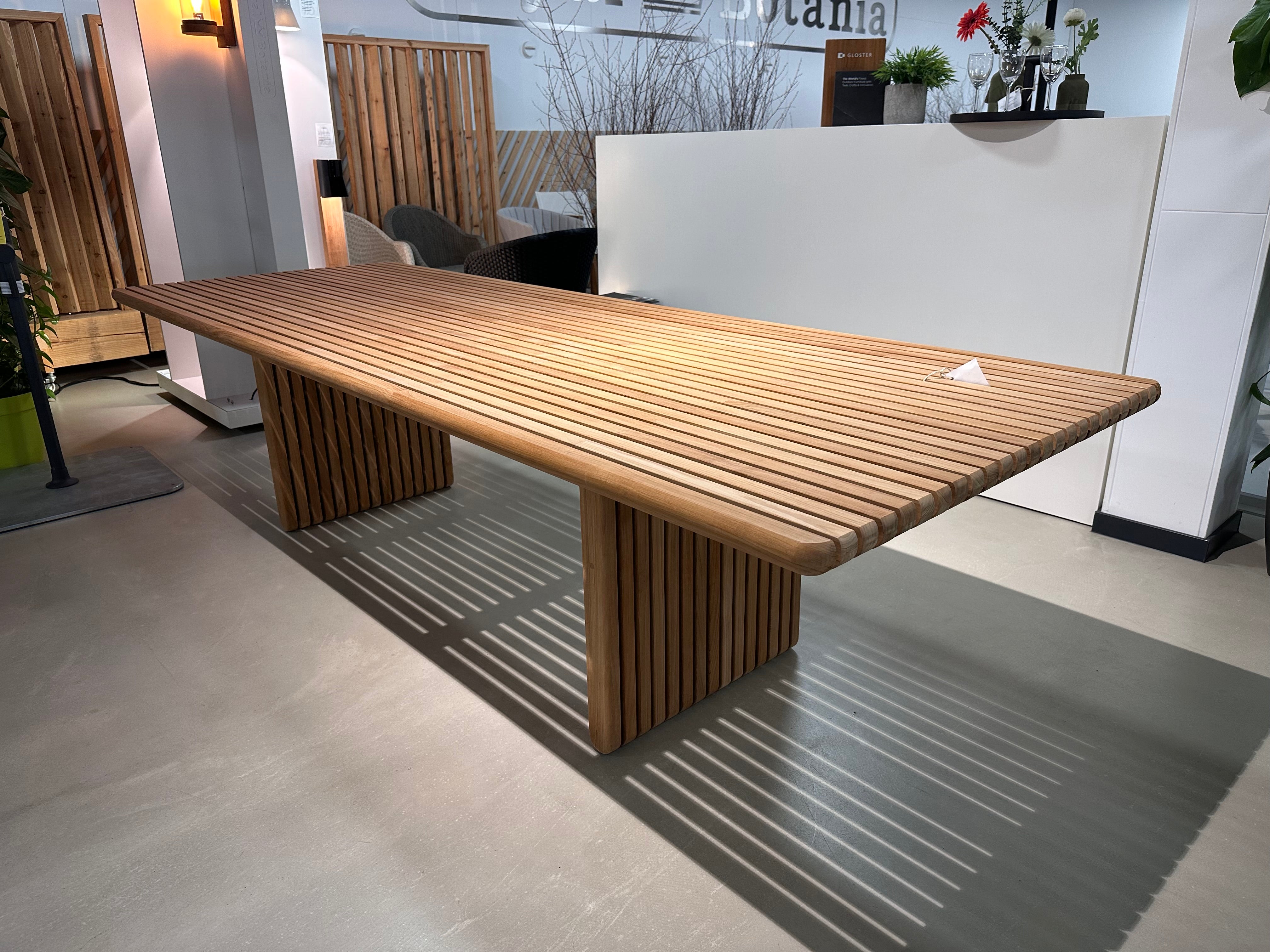 Gloster, Deck diningset showroomaanbieding