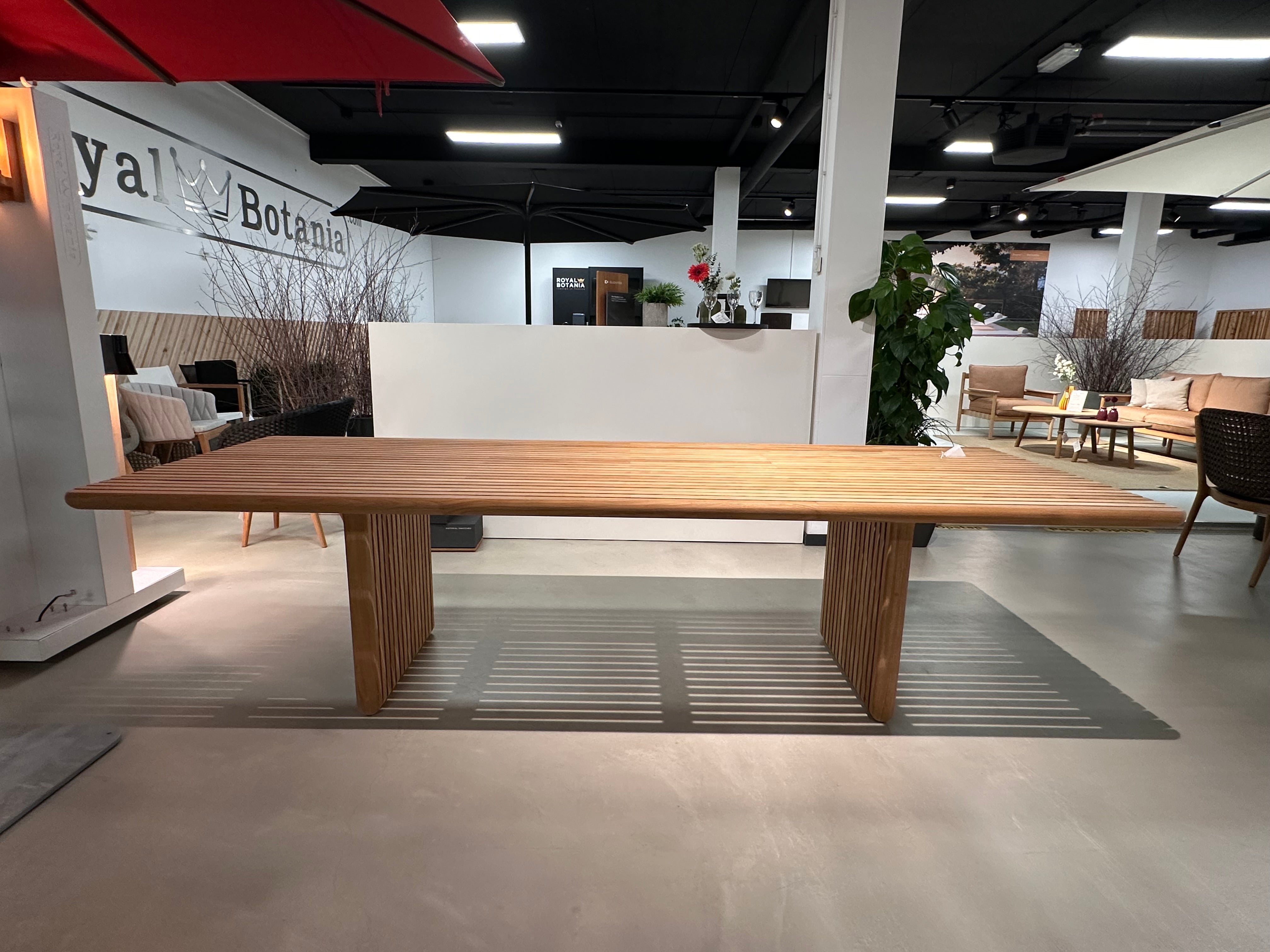 Gloster, Deck diningset showroomaanbieding