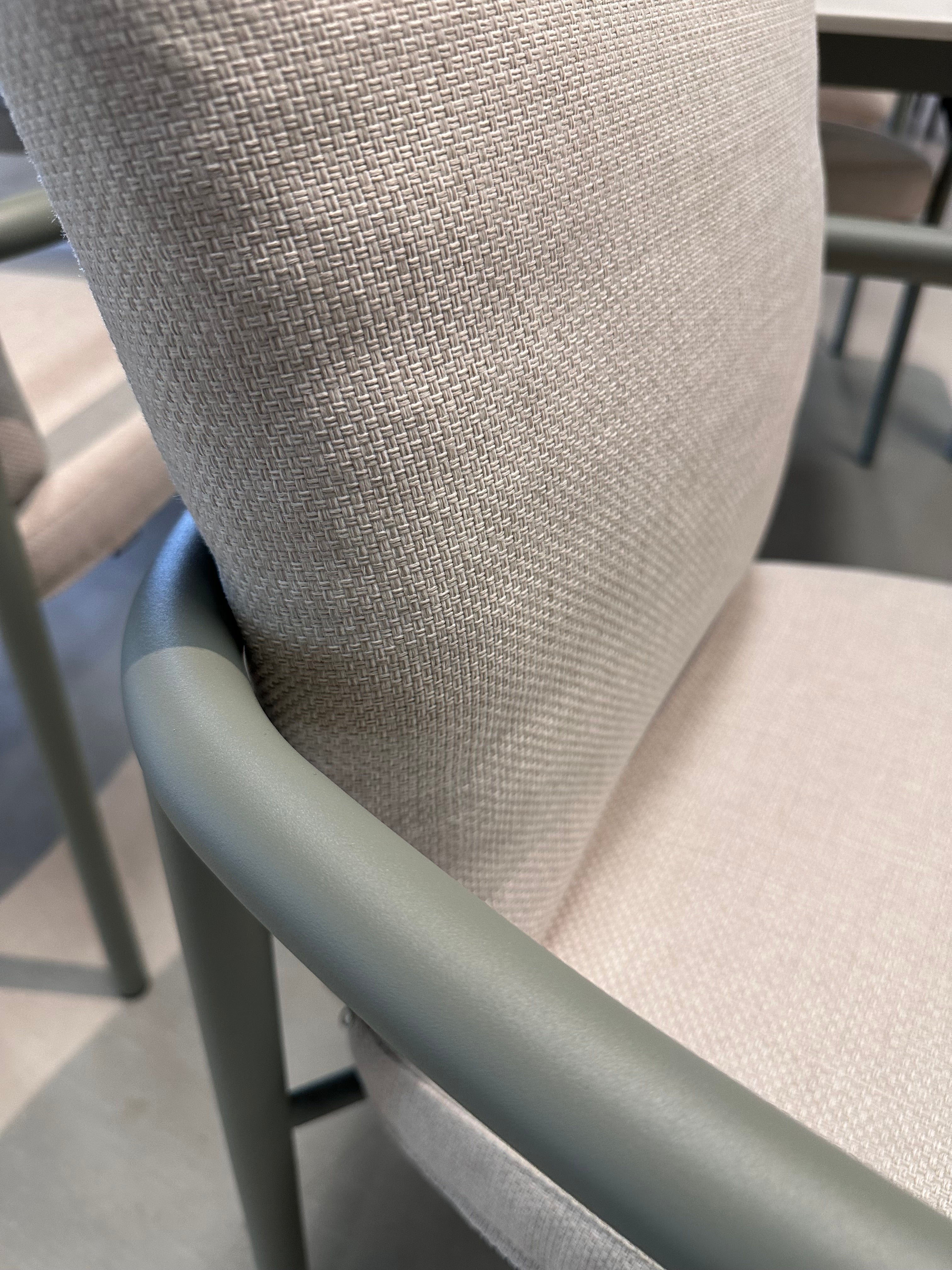 Todus, Kori diningset showroom aanbieding