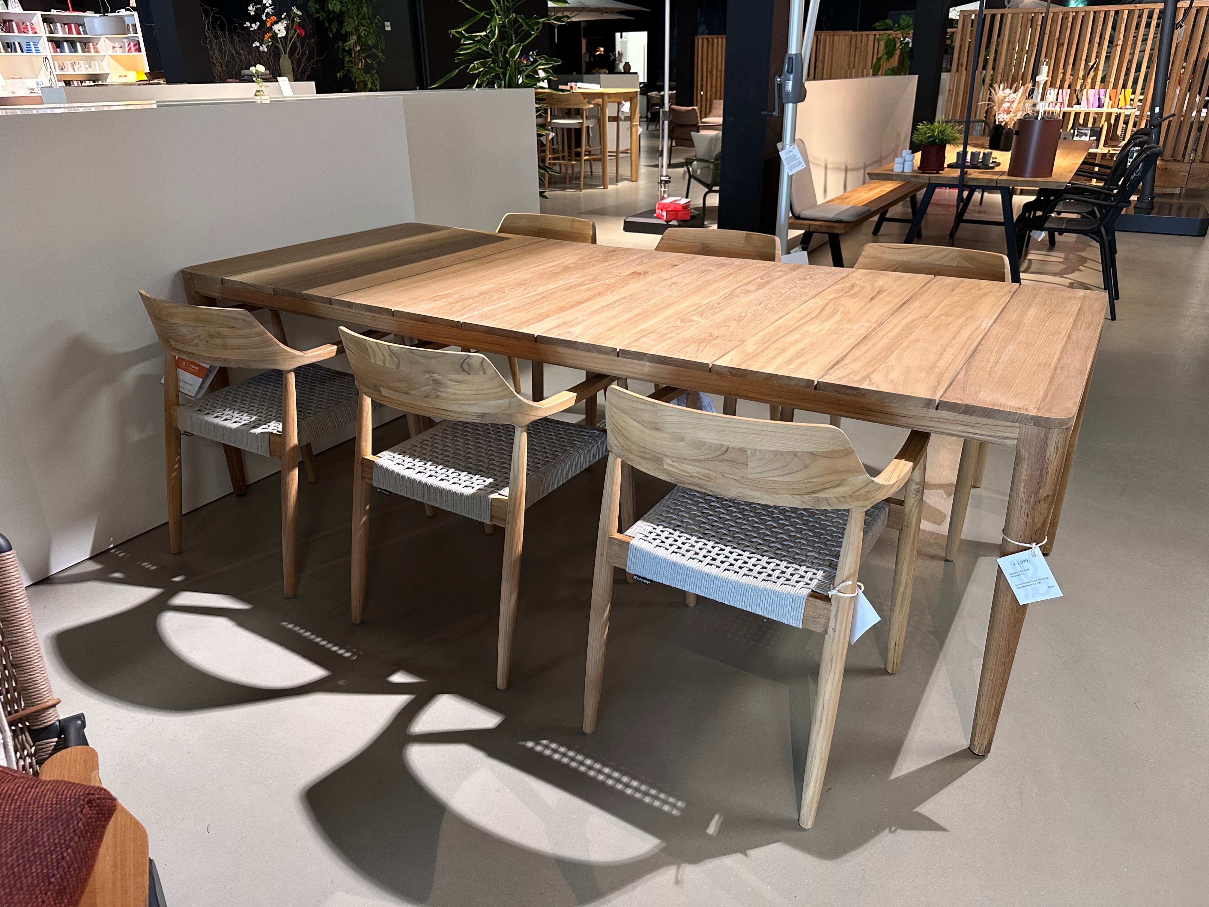 Traditional Teak, Isabella / Jati & Kebon, Tofino Teak diningset showroomaanbieding
