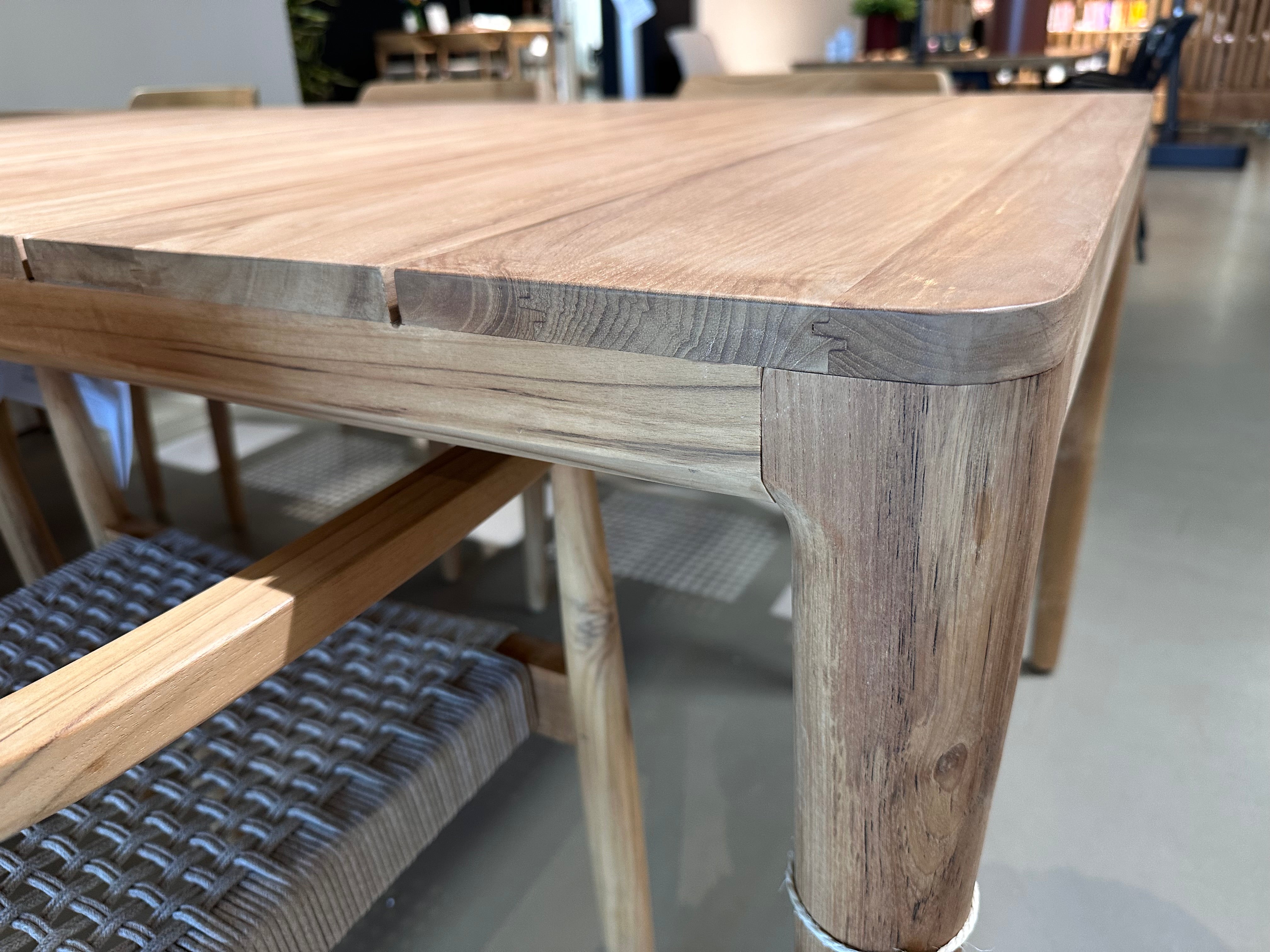 Traditional Teak, Isabella / Jati & Kebon, Tofino Teak diningset showroomaanbieding