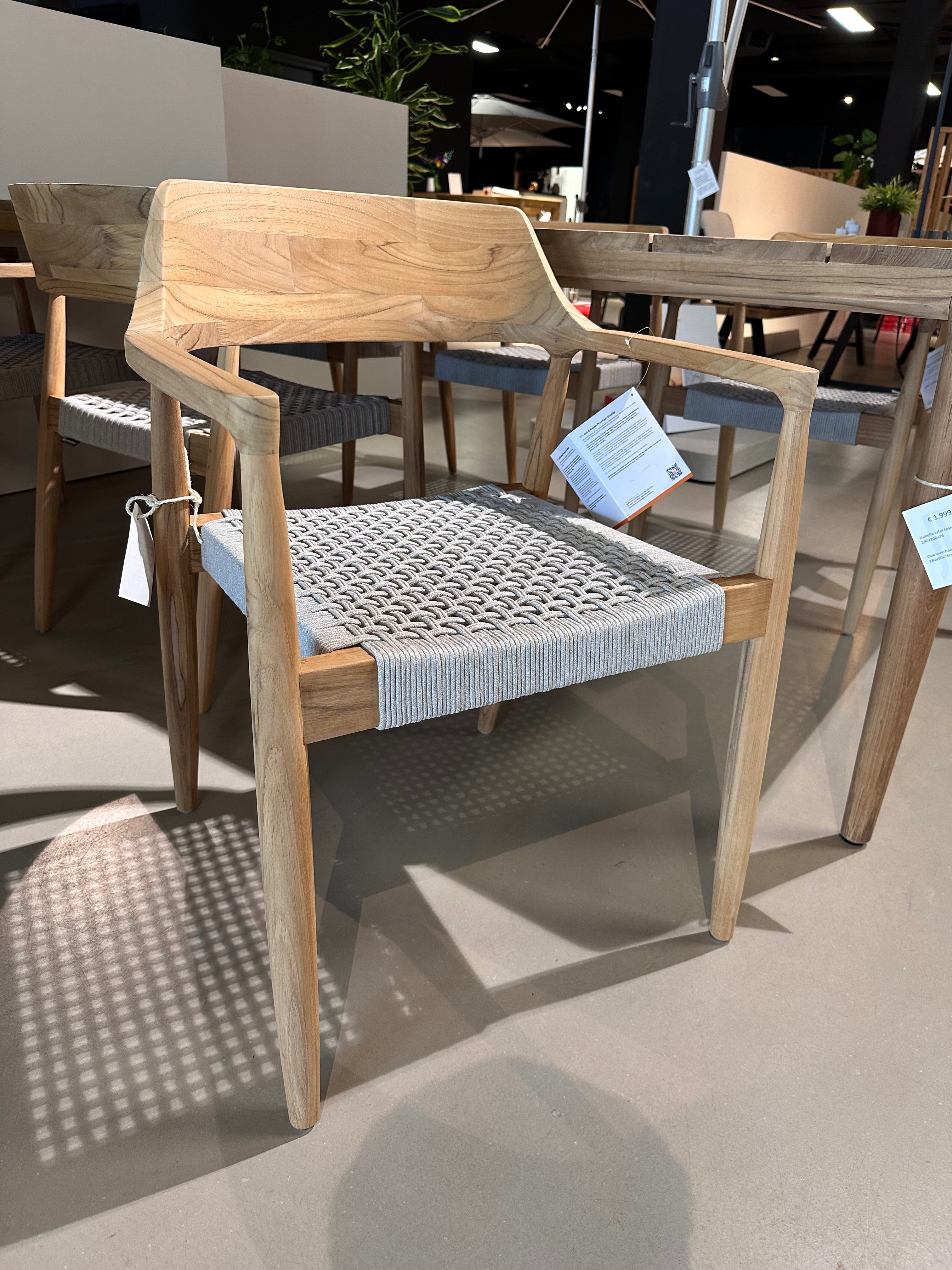 Traditional Teak, Isabella / Jati & Kebon, Tofino Teak diningset showroomaanbieding