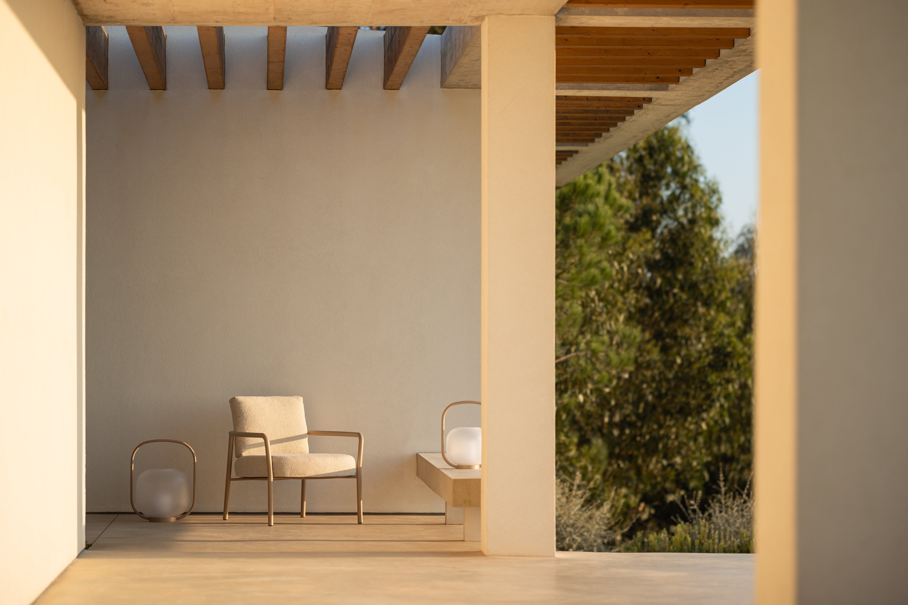 Todus Kori lage armstoel. Meerdere kleuren mogelijk.