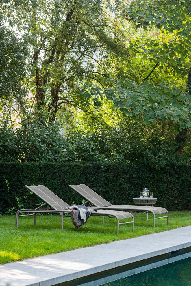 Vincent Sheppard Loop ligbed, verkrijgbaar in meerdere kleuren.