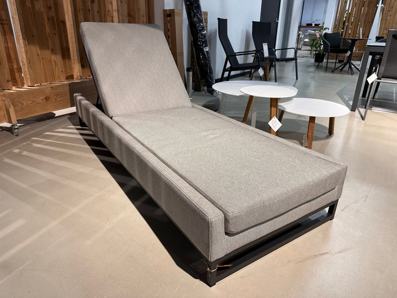 Manutti Manutti, Zendo lounger showroomaanbieding