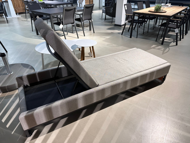 Manutti Manutti, Zendo lounger showroomaanbieding