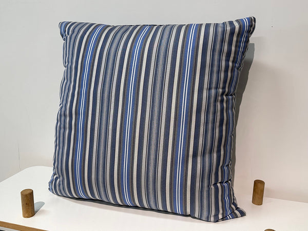 Marzini sierkussen Marzini, Outdoor sierkussen 70x70cm Blue Stripes