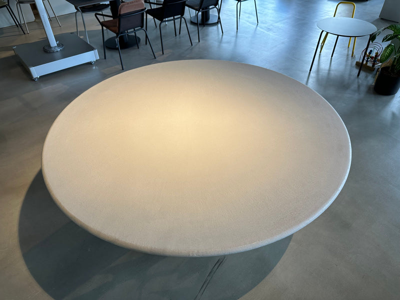 Net-echt Net-echt, Model Rond eettafel showroomaanbieding