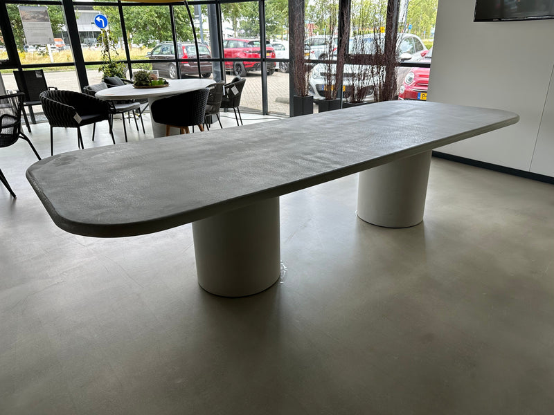 Net-echt Net-echt, Model special eettafel showroomaanbieding