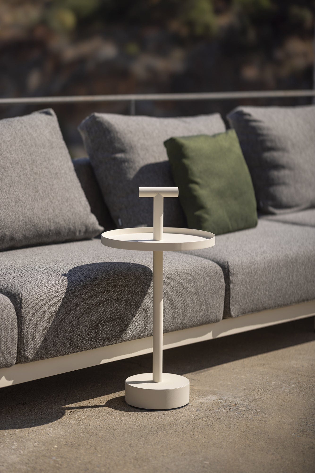Todus Salon-/bijzettafel Todus Albus bijzettafel. Verkrijgbaar in meerdere kleuren gepoedercoat RVS frame.