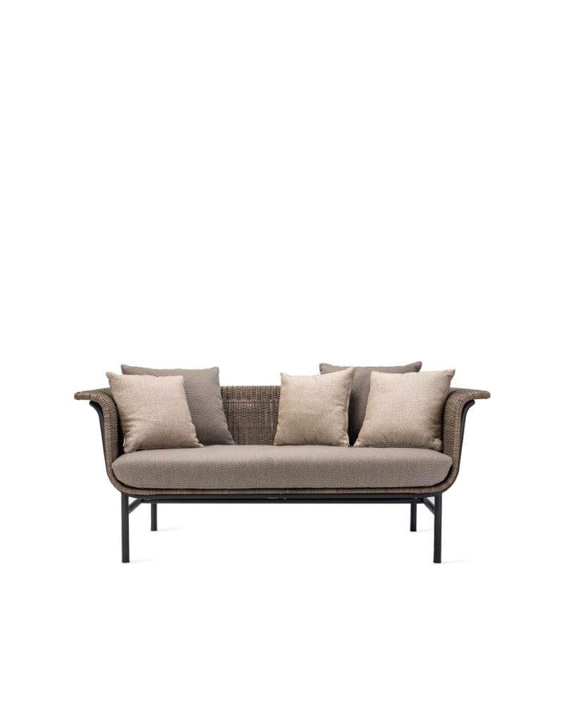 Vincent Sheppard Lounge bank Zwart/taupe / Zitkussen + 2x deco 45x50 + 3x deco 40x40 in stof categorie B Vincent Sheppard Wicked 2 zits loungebank. Verkrijgbaar in meerdere kleuren en stofferingen