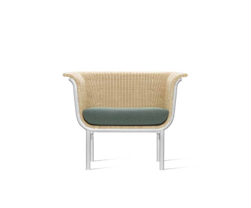 Vincent Sheppard Lounge stoel Frame White - Wicker Natural / Zitkussen stofcategorie B Vincent Sheppard Wicked loungestoel. Verkrijgbaar in  twee kleuren en met verschillende kleuren stofferingen.