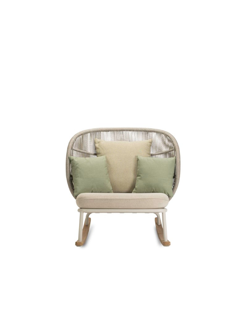 Vincent Sheppard Kodo Cocoon Lounge schommelstoel met hoge rug. Verkrijgbaar in twee kleuren en kussens in meerdere kleuren mogelijk.
