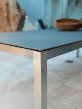 Solpuri, classic RVS tafel 140x80cm, keuze uit tafelbladen in HPL, Keramik en Dekton.