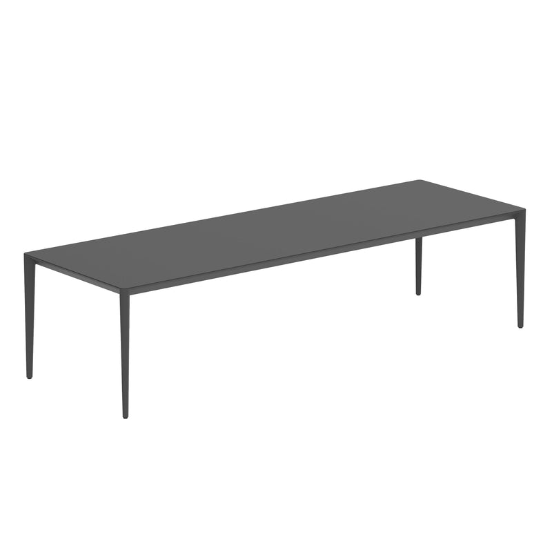 Royal Botania Tafel Gepoedercoat aluminium Antraciet / Zwart Royal Botania U-nite Tafel 300x100x75cm. Diverse kleuren frames en tafelbladen mogelijk.