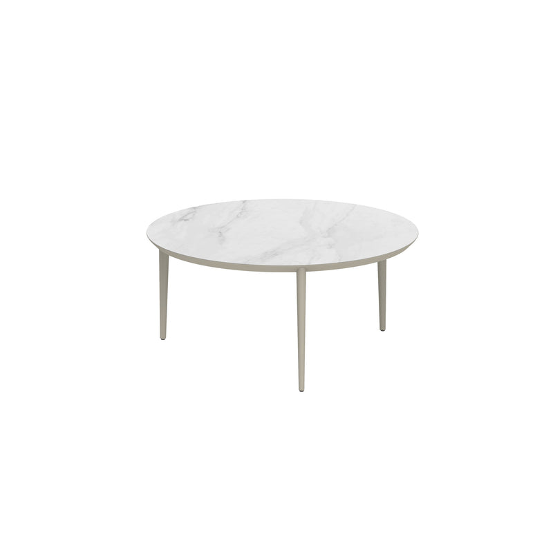 Royal Botania Tafel Gepoedercoat aluminium Pebble / Bianco Statuario Royal Botania U-nite Tafel  ø160cm. Diverse kleuren frames en tafelbladen mogelijk.