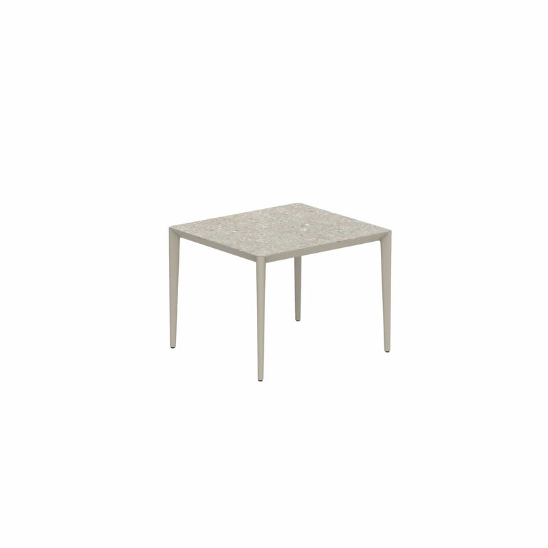 Royal Botania Tafel Gepoedercoat aluminium Pebble / Ceppo Dolomitico Royal Botania U-nite Tafel 100x90x75cm. Diverse kleuren frames en tafelbladen mogelijk.