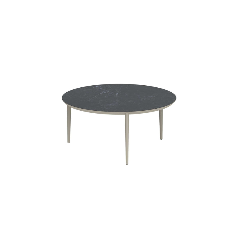 Royal Botania Tafel Gepoedercoat aluminium Pebble / Nero Marquina Royal Botania U-nite Tafel  ø160cm. Diverse kleuren frames en tafelbladen mogelijk.