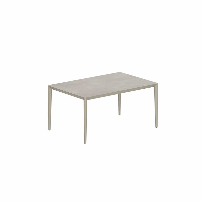 Royal Botania Tafel Gepoedercoat aluminium Sand / Cemento Luminoso Royal Botania U-nite Tafel 100x150x75cm. Diverse kleuren frames en tafelbladen mogelijk.