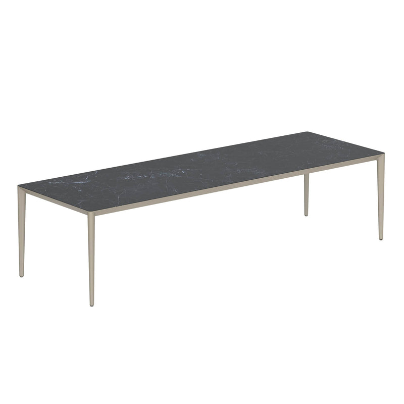 Royal Botania Tafel Gepoedercoat aluminium Sand / Nero Marquina Royal Botania U-nite Tafel 300x100x75cm. Diverse kleuren frames en tafelbladen mogelijk.