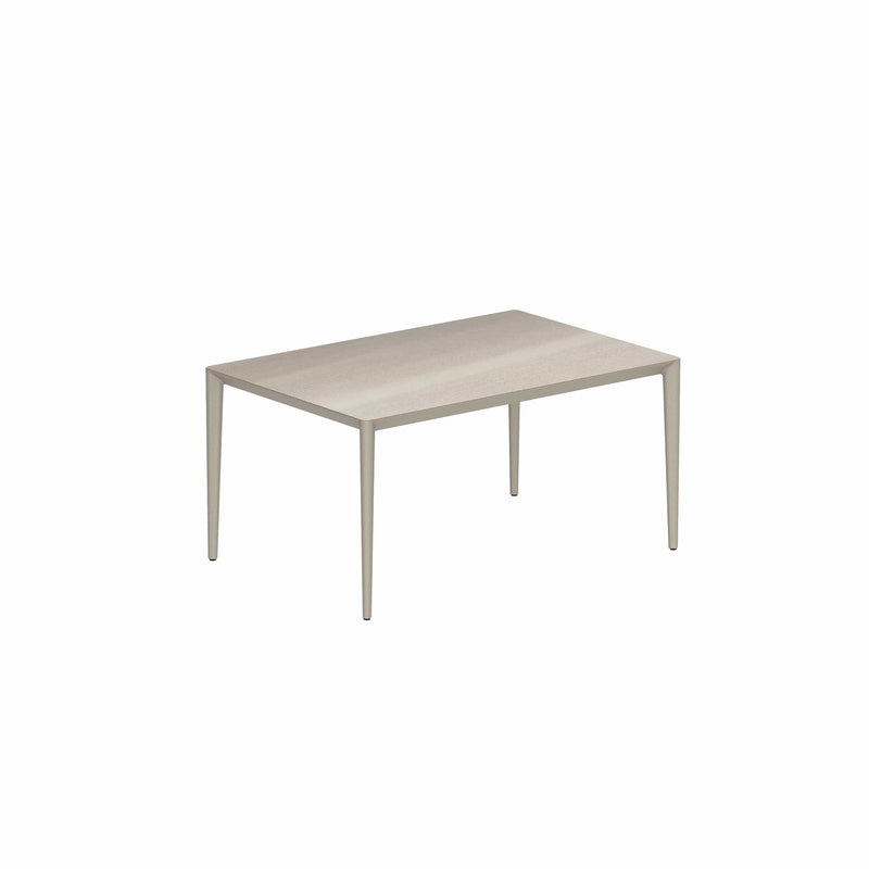 Royal Botania Tafel Gepoedercoat aluminium Sand / Taupe Grey Royal Botania U-nite Tafel 100x150x75cm. Diverse kleuren frames en tafelbladen mogelijk.