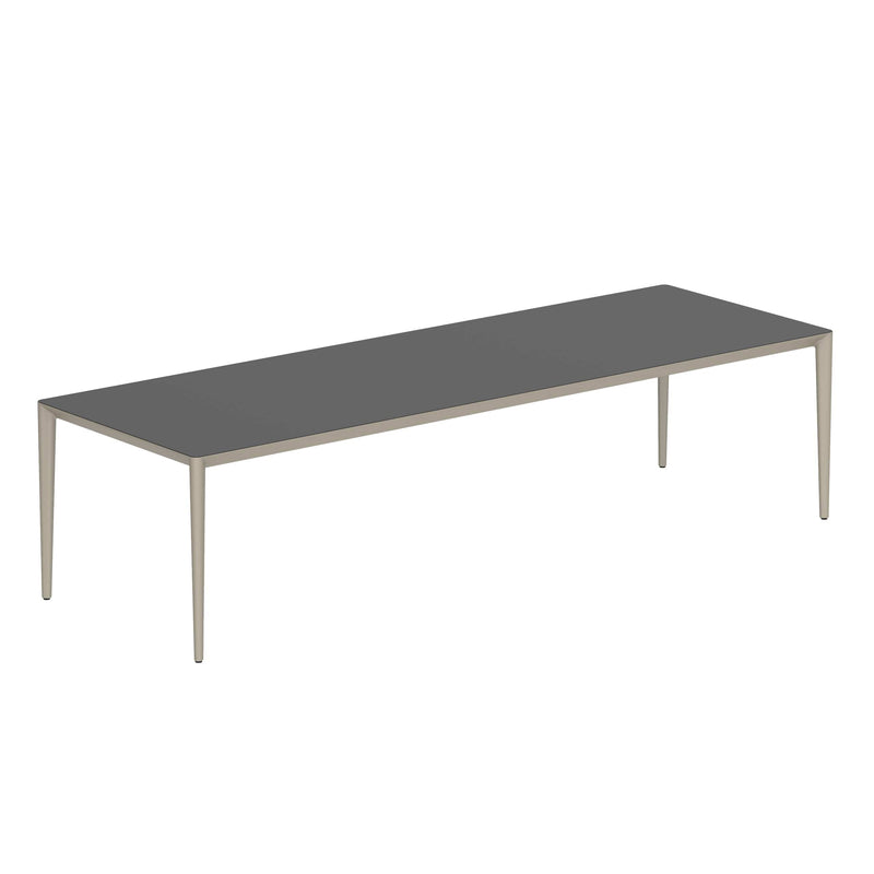 Royal Botania Tafel Gepoedercoat aluminium Sand / Zwart Royal Botania U-nite Tafel 300x100x75cm. Diverse kleuren frames en tafelbladen mogelijk.