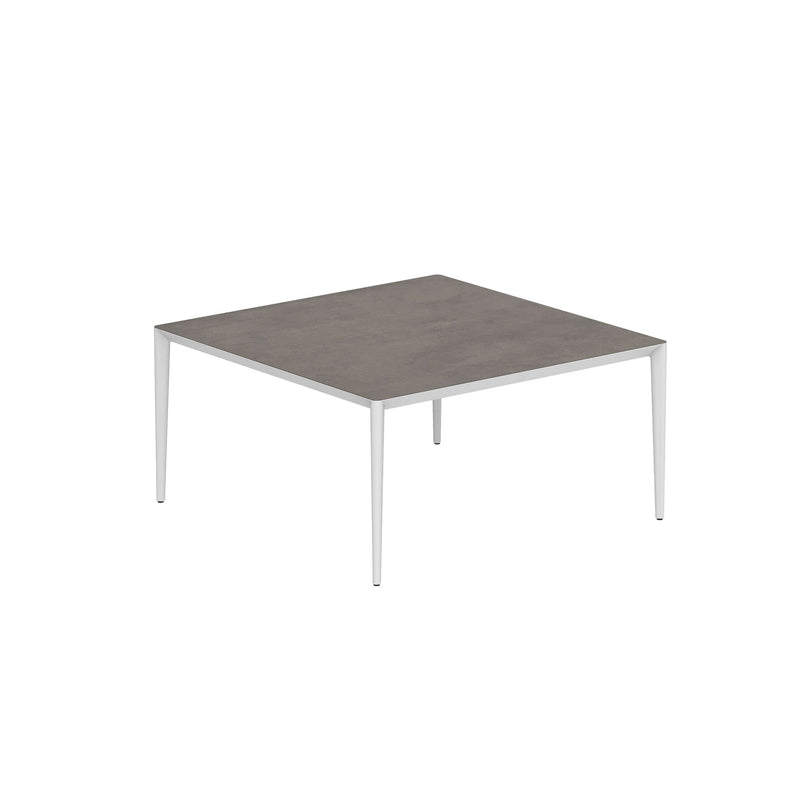 Royal Botania Tafel Gepoedercoat aluminium wit / Terra Marrone Royal Botania U-nite Tafel  150x150x75cm. Diverse kleuren frames en tafelbladen mogelijk.