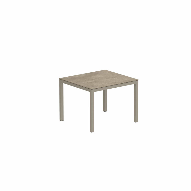 Royal Botania Tafel Gepoedercoat zand aluminium / Ceramic Terra Sabbia Royal Botania Taboela Tafel 100x90x75. Diverse kleuren frame's en tafelbladen mogelijk